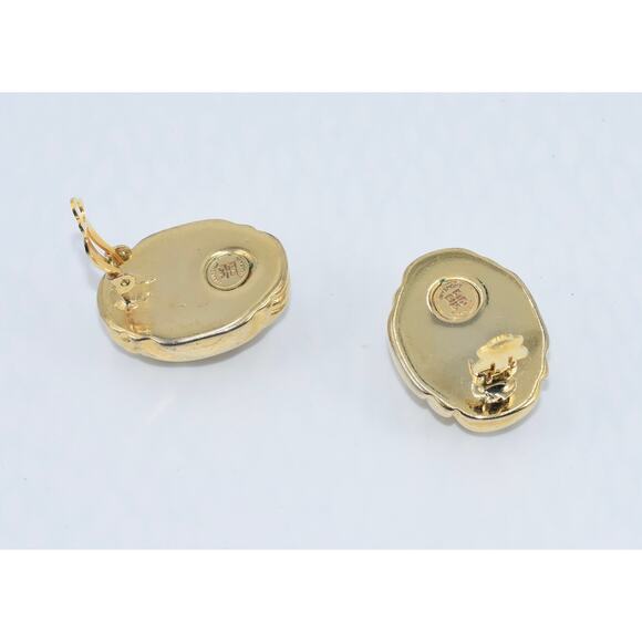 Vintage GIVENCHY Paris Signed Gold-plated Ribbed Oval Domed Clip Earrings - Picture 7 of 8